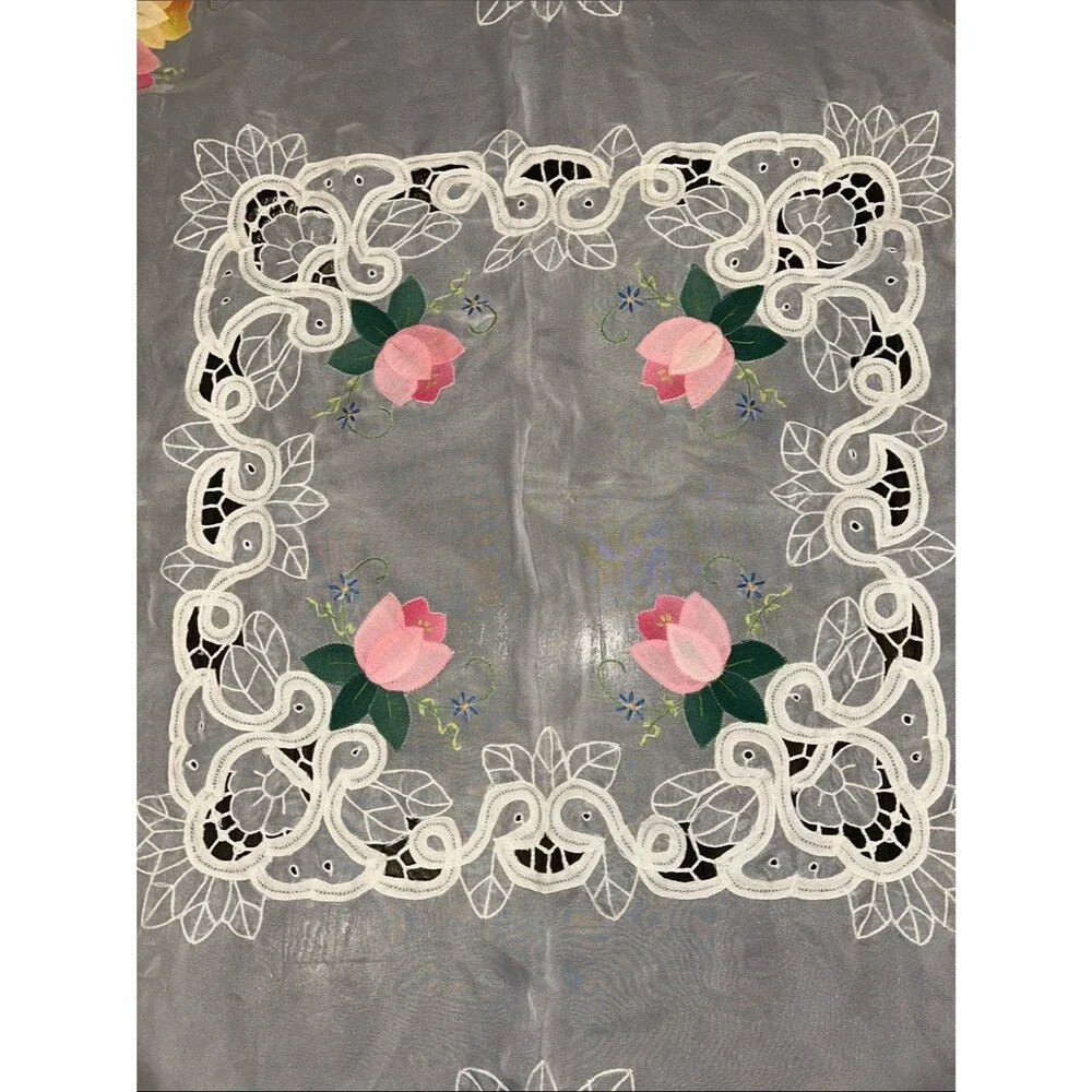 Battenberg Embroidered Floral Cutwork Square Lace Table Runner Vintage